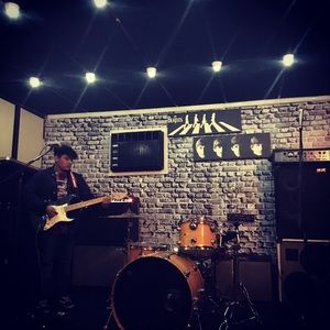 Meet your Posher, Dustin